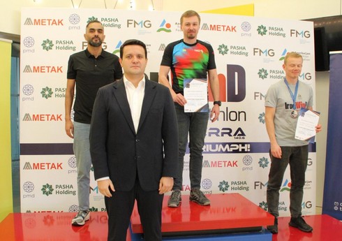 Su İdman Sarayında triatlon yarışı keçirilib