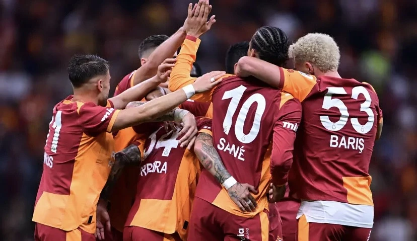 Super Liqa: Lider 3 xalı 3 qolla qazandı