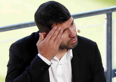 Tanınmış futbolçu canlı yayım zamanı mini aritmiya keçirib