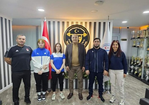 Türkiyə Ağırlıqqaldırma Federasiyasının prezidenti Azərbaycan yığmalarını ziyarət edib