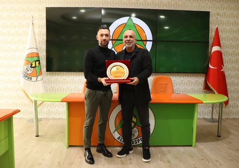 Türkiyə klubu italiyalı baş məşqçi ilə yollarını ayırıb