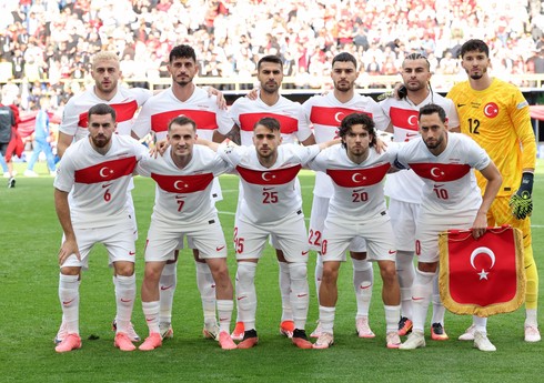 Türkiyə millisinin heyətində dəyişiklik edilib