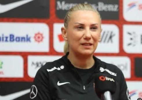 Türkiyəli baş məşqçi: Azərbaycan millisini tanımağımız üstünlükdür