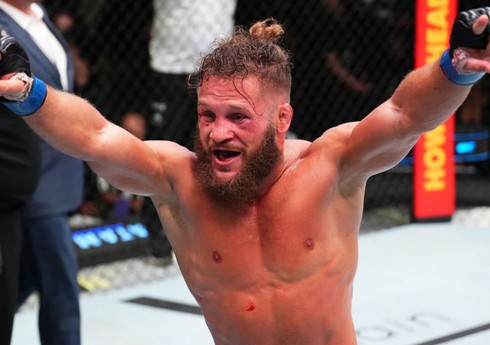 UFC Rafael Fiziyevin Geyci ilə döyüşünün dəqiq vaxtını açıqlayıb