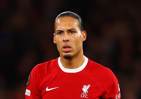 Vircil van Deyk karyerasını "Barselona"da davam etdirə bilər