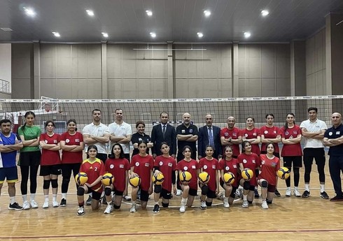 Voleybol məşqçiləri üçün seminar keçirilib