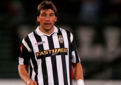 "Yuventus" və Uruqvay millisinin sabiq futbolçusu vəfat edib